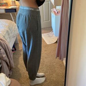 grey hollister sweatpants - super cute waist detailing
